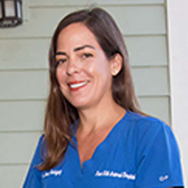 Staff Photo of Dr. Limarie Rodriguez – DVM